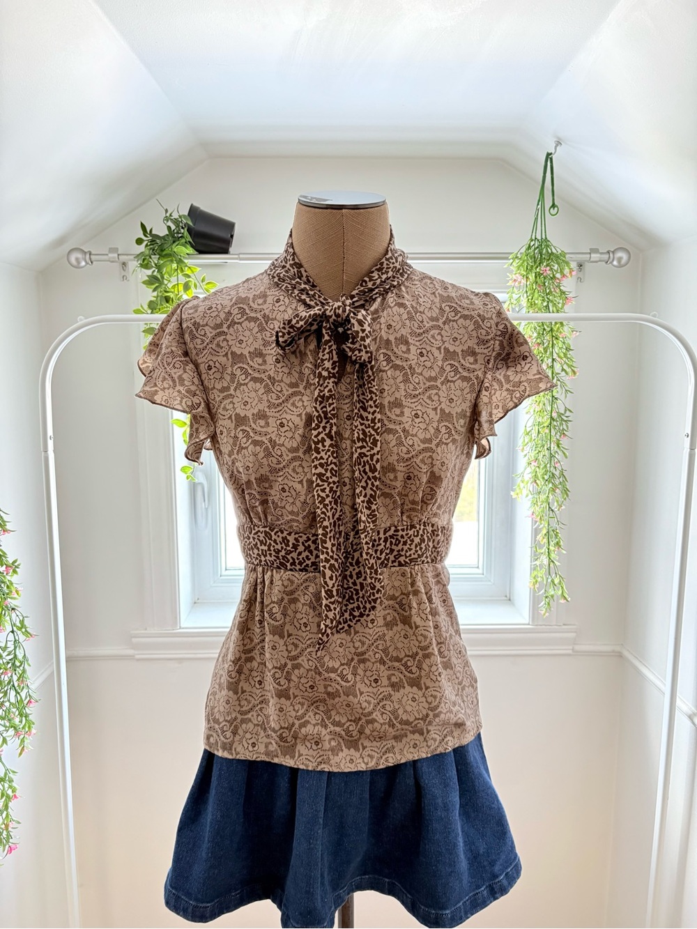 Serge Brown Patterned Tie-Neck Short Sleeve Blouse